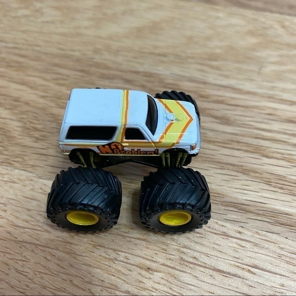 Vintage Micro Machines Tuff Trax No Problem Truck Galoob